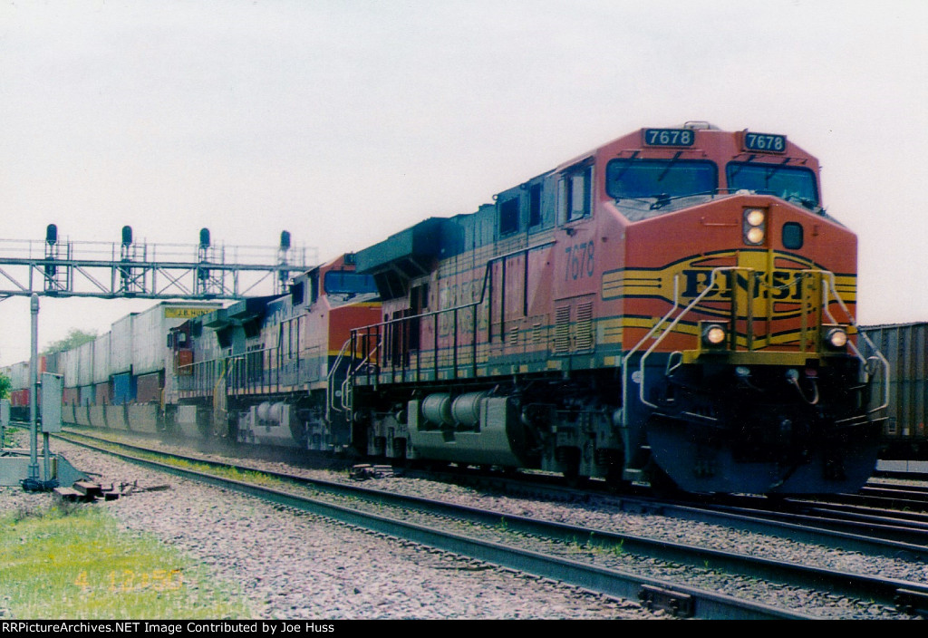 BNSF 7678 West